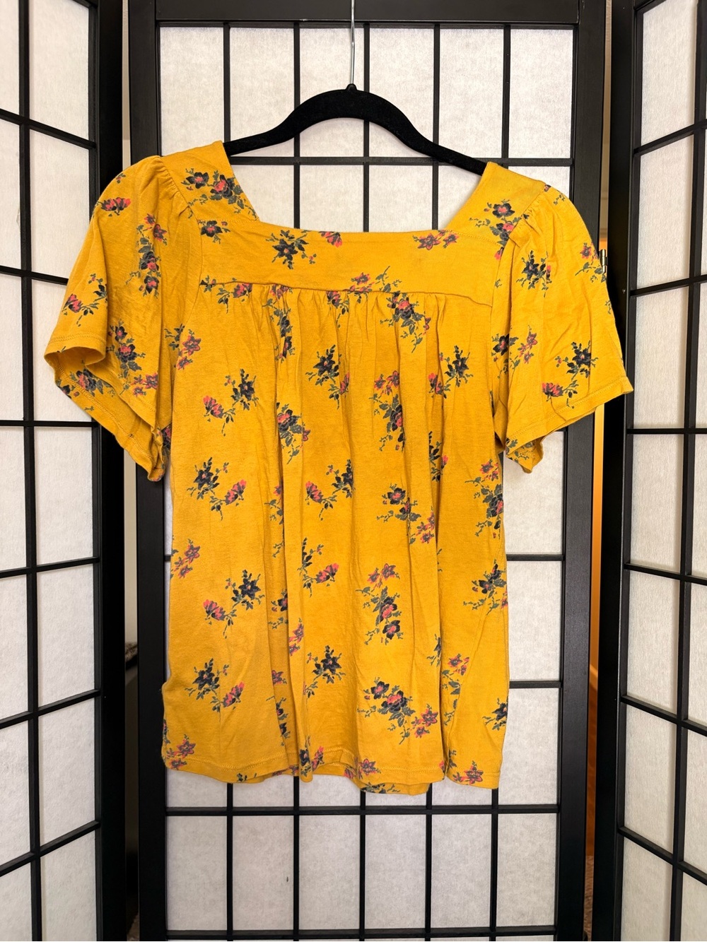 Lucky Brand Women’s Yellow Floral Square-Neck Top - Picture 3 of 3